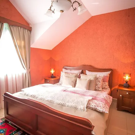 Zornica Kuca 4*