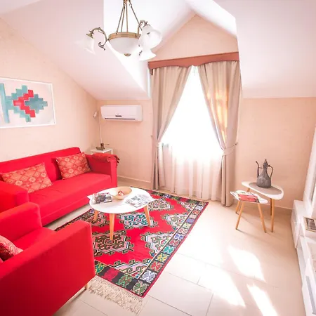 Zornica Kuca Guest house 4*